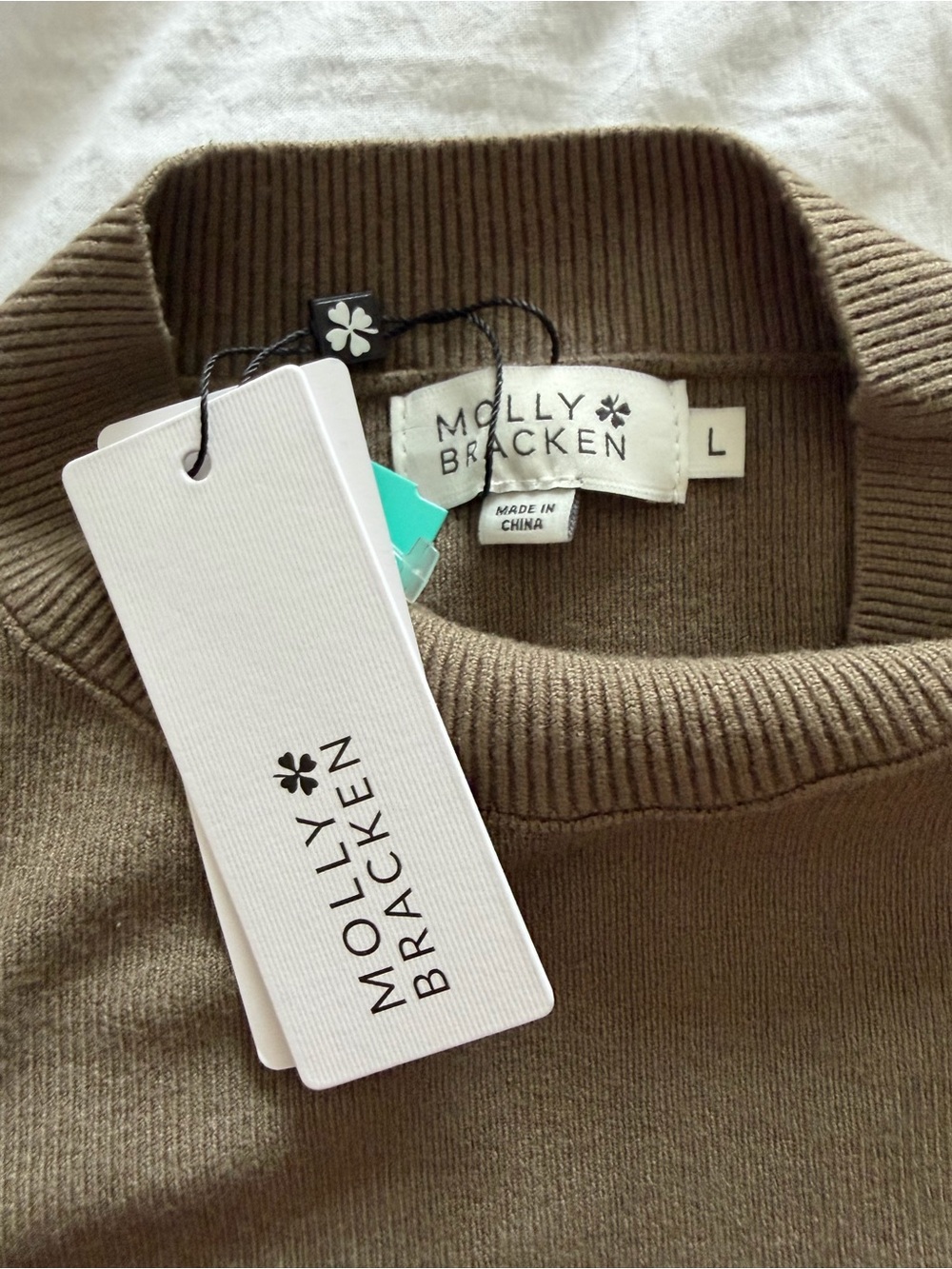 Molly Bracken Khaki Brown Minimalist Short Sleeve Knit Sweater Top Large NWT - Picture 12 of 15